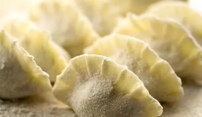 速凍水餃?zhǔn)窃趺瓷a(chǎn)出來的呢？速凍水餃標(biāo)準(zhǔn)生產(chǎn)過程